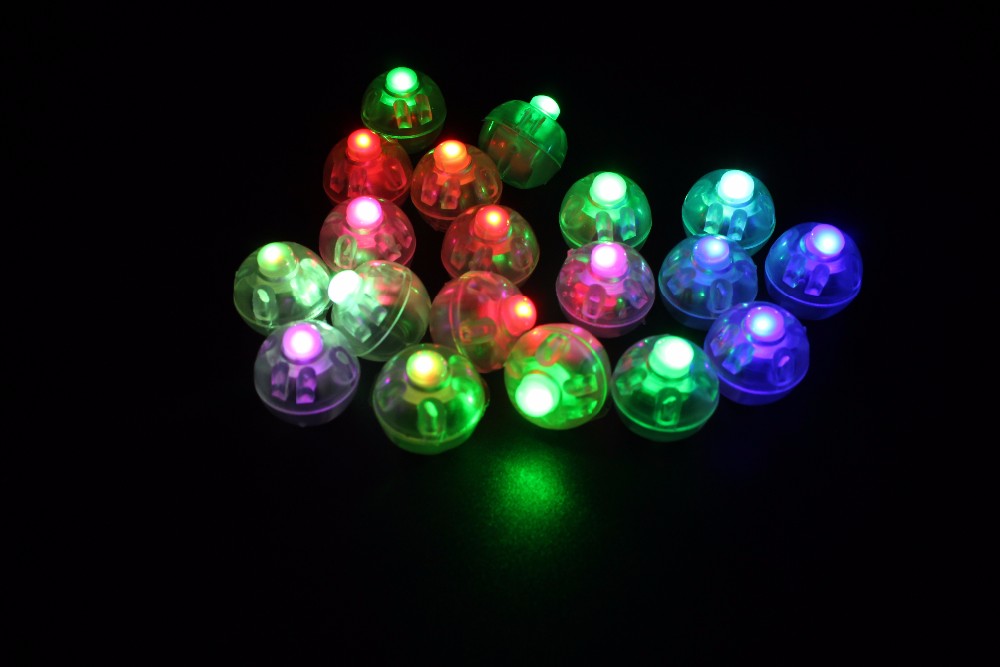Светодиод 3v 5мм для воздушных шаров 1,5см 2*AG3 12часов RGB