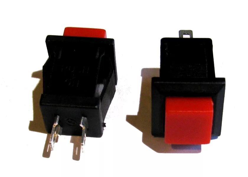 Кнопка без фиксации PBS-15A 250V 1А квадратная на РАЗМЫКАН.