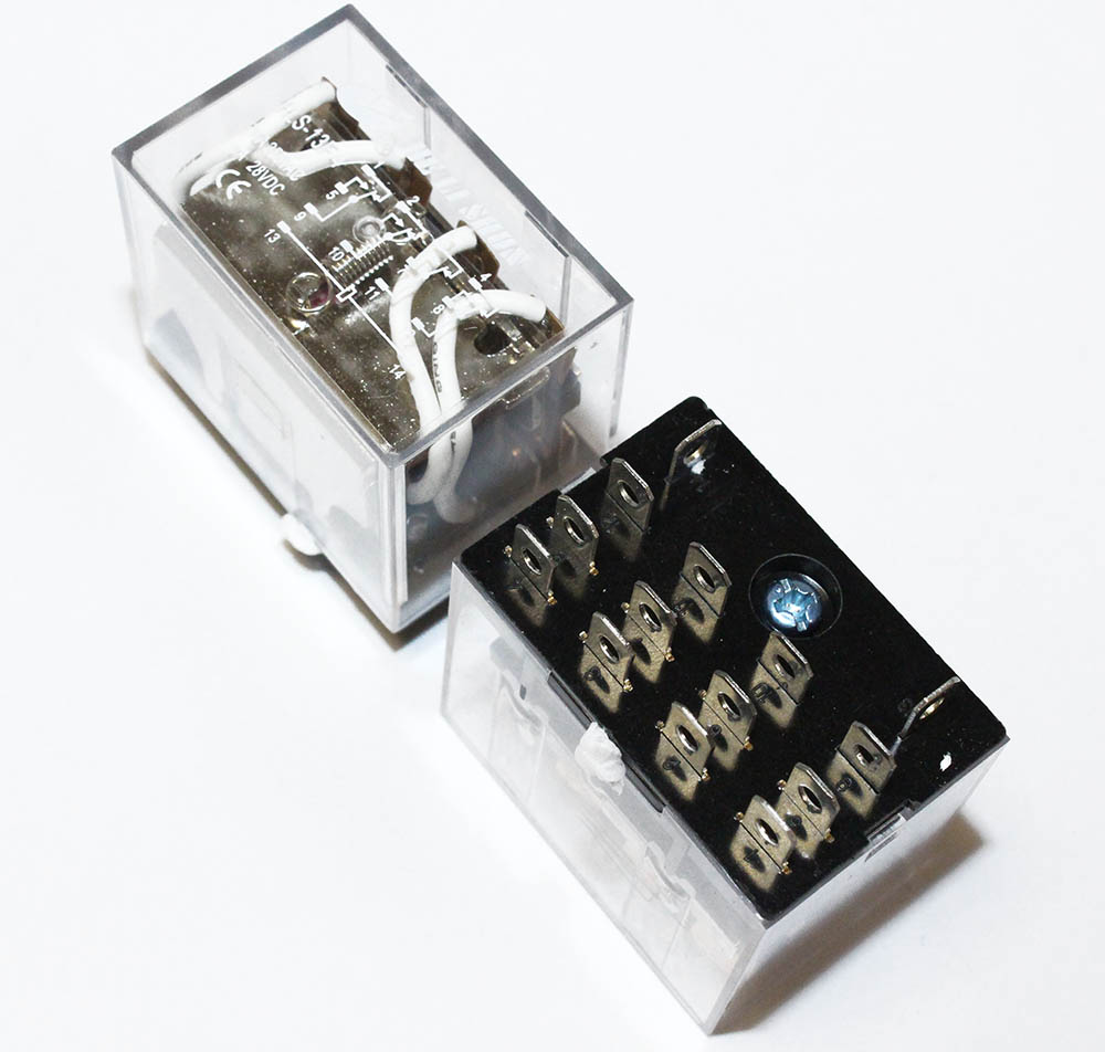 Реле 220V 10A HLS-13F4 DC220V-10A-4C 28*42*36мм 14pin под колодку