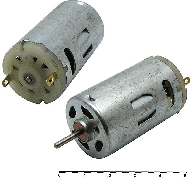 Двигатель DC12V (9-18V, D/H-28/57мм, D/Lвала-2.3/9мм) 6.5W R390-20185 (4900-3800 об/мин)